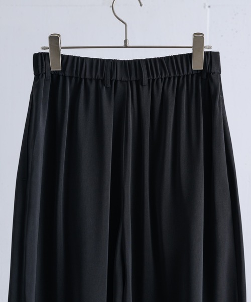 ln fortis(ロンフォルティス)の「ln fortis - 3タックドレープロングスカンツ(スカート・メンズ・ブラック/チャコールグレー・SMALL/MEDIUM)」の19枚目の写真