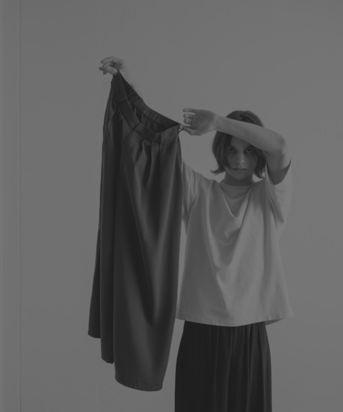 ln fortis(ロンフォルティス)の「ln fortis - 3タックドレープロングスカンツ(スカート・メンズ・ブラック/チャコールグレー・SMALL/MEDIUM)」の16枚目の写真