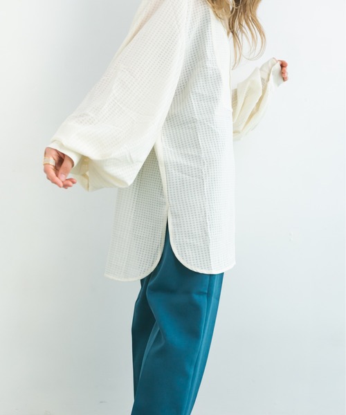 nemne store(ネンネストア)の「ひなたに寝転ぶアソートシアーシャツ(シャツ/ブラウス・レディース・ベージュ/ブルー/アイボリー/その他1・F)」の17枚目の写真