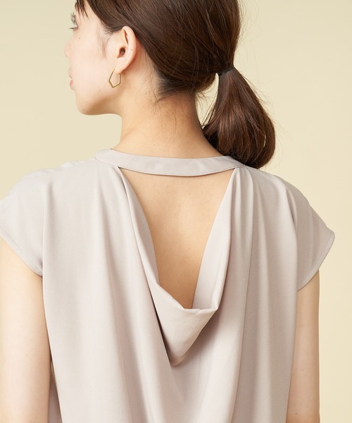 ROYAL PARTY（ロイヤルパーティー）の「バックドレープチョーカートップス（シャツ/ブラウス・レディース・カーキ/ブラック/ベージュ・FREE）」の13枚目の写真