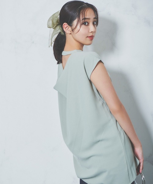 ROYAL PARTY（ロイヤルパーティー）の「バックドレープチョーカートップス（シャツ/ブラウス・レディース・カーキ/ブラック/ベージュ・FREE）」の6枚目の写真