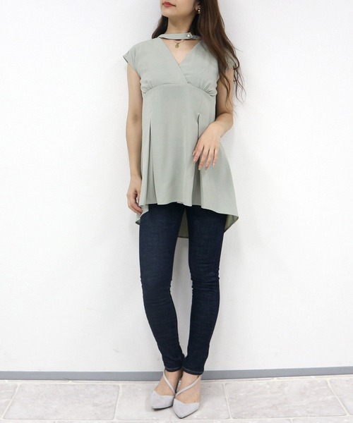 ROYAL PARTY（ロイヤルパーティー）の「バックドレープチョーカートップス（シャツ/ブラウス・レディース・カーキ/ブラック/ベージュ・FREE）」の11枚目の写真