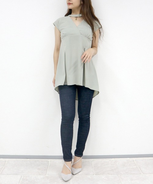 ROYAL PARTY（ロイヤルパーティー）の「バックドレープチョーカートップス（シャツ/ブラウス・レディース・カーキ/ブラック/ベージュ・FREE）」の5枚目の写真