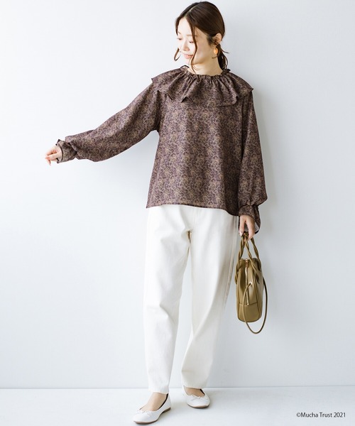 haco!（ハコ）の「いつものデニムやシンプルボトムスに合わせるだけでかわいげたっぷり！繊細なミュシャのアートをあしらったフリルブラウス（シャツ/ブラウス・レディース・ブラウン系その他/ブルー系その他・SMALL/MEDIUM/LARGE/X-LARGE）」の16枚目の写真