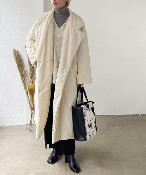 Shelly island（シェリーアイランド）の「中綿オーバーサイズロングコート（その他アウター・レディース・ホワイト/ライトグレー/モカ・M）」の2枚目の写真