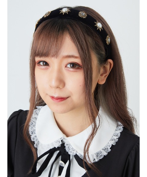 Ank Rouge（アンクルージュ）の「ヴィンテージライクビジューカチューシャ（カチューシャ・レディース・ブラック・FREE）」の4枚目の写真