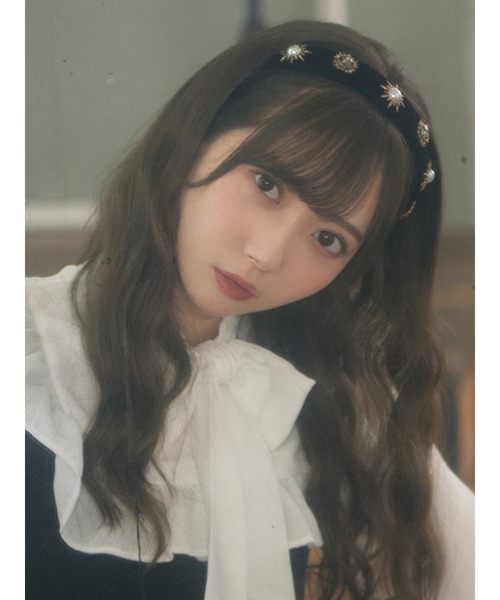 Ank Rouge（アンクルージュ）の「ヴィンテージライクビジューカチューシャ（カチューシャ・レディース・ブラック・FREE）」の3枚目の写真