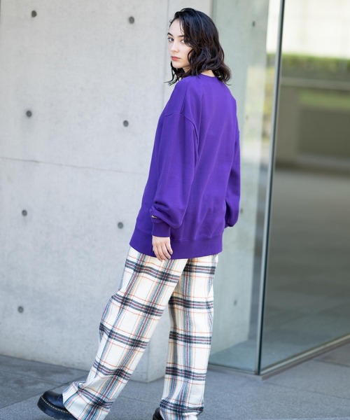 X-girl（エックスガール）の「RHINESTONE LOGO CREW SWEAT TOP（スウェット・レディース・ブラック/グリーン/パープル・S/M/XL/L）」の22枚目の写真