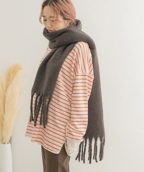 ITEMS URBANRESEARCH（アイテムズ アーバンリサーチ）の「ブークレムジストール（ストール/ショール・レディース・グリーン/ライトブラウン/チャコールグレー/アイボリー/オレンジ・ONE）」の3枚目の写真