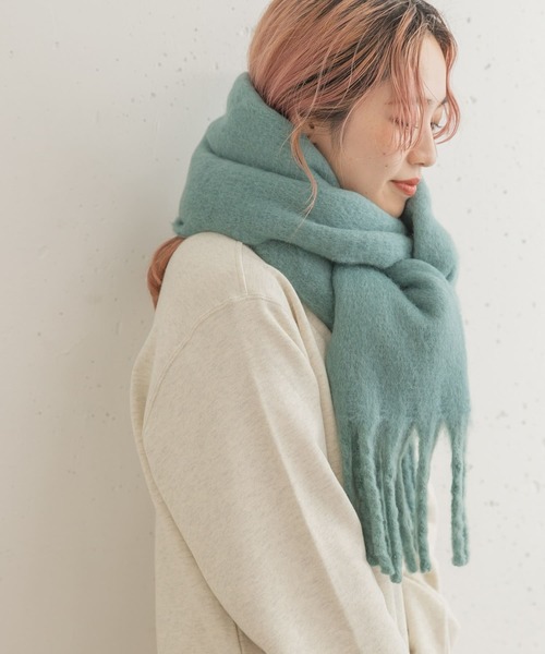 ITEMS URBANRESEARCH（アイテムズ アーバンリサーチ）の「ブークレムジストール（ストール/ショール・レディース・グリーン/ライトブラウン/チャコールグレー/アイボリー/オレンジ・ONE）」の10枚目の写真