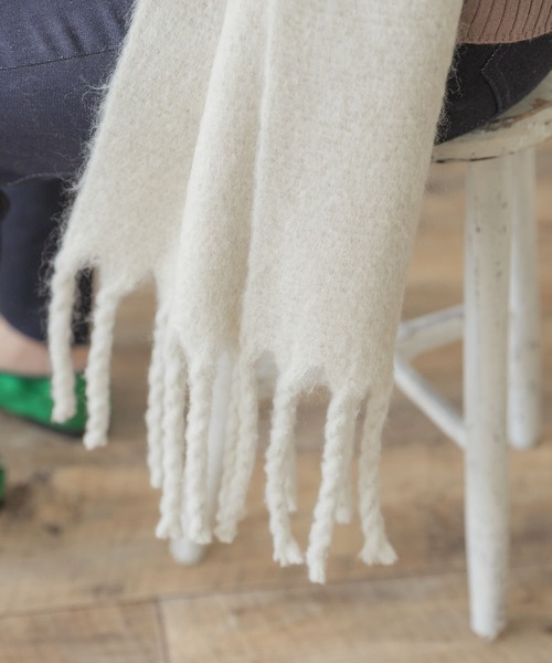 ITEMS URBANRESEARCH（アイテムズ アーバンリサーチ）の「ブークレムジストール（ストール/ショール・レディース・グリーン/ライトブラウン/チャコールグレー/アイボリー/オレンジ・ONE）」の19枚目の写真