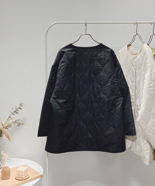 AS KNOW AS plus（アズノゥアズプラス）の「◇ノーカラー 波 キルティングジャケット（ノーカラージャケット・レディース・ライトカーキ/アイボリー/ブラック/ダークカーキ・FREE）」の7枚目の写真