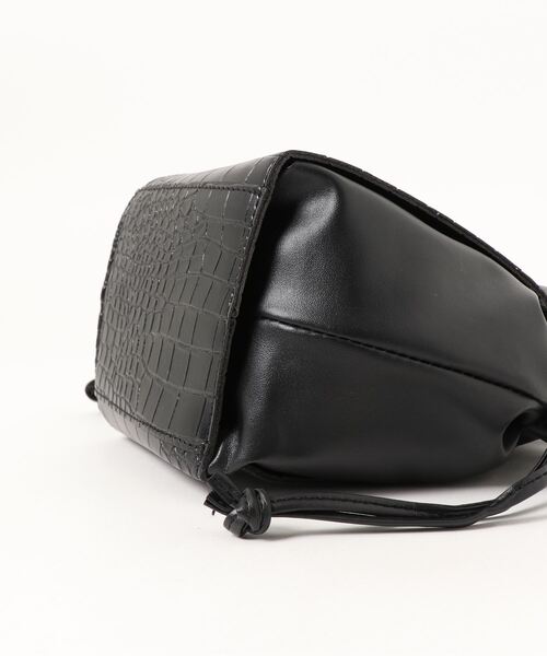 natural couture（ナチュラルクチュール）の「巾着2WAYミニトートバッグ（ショルダーバッグ・レディース・ブラウン/ブラック/ピンク・FREE）」の7枚目の写真