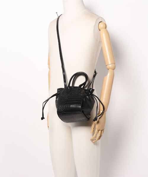 natural couture（ナチュラルクチュール）の「巾着2WAYミニトートバッグ（ショルダーバッグ・レディース・ブラウン/ブラック/ピンク・FREE）」の4枚目の写真