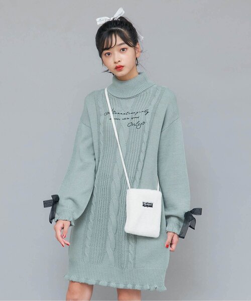 algy（アルジー）の「ニットワンピ＆ファーポシェットセット（ワンピース・キッズ・ミント/ブラック/サックスブルー・XX-SMALL/SMALL/MEDIUM/X-SMALL）」の2枚目の写真