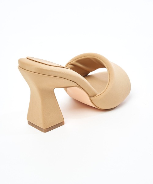 SPIRALGIRL（スパイラルガール）の「fluffyサンダル（サンダル・レディース・ブラック/ベージュ/ネイビー・MEDIUM/LARGE）」の16枚目の写真