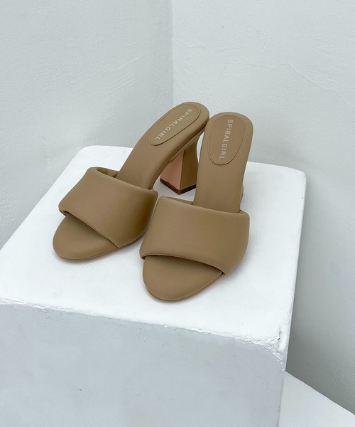 SPIRALGIRL（スパイラルガール）の「fluffyサンダル（サンダル・レディース・ブラック/ベージュ/ネイビー・MEDIUM/LARGE）」の20枚目の写真