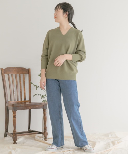 ITEMS URBANRESEARCH(アイテムズ アーバンリサーチ)の「ホールガーメントVネックニット(ニット/セーター・レディース・ライトカーキ/アイボリー/ブルー・FREE)」の12枚目の写真