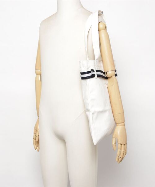 FEMIND TOKYO（フェマイントウキョウ）の「FEMIND TOKYO/フェマイントウキョウ　ベルト付2WAYトートバッグ（トートバッグ・レディース・アイボリー・FREE）」の6枚目の写真