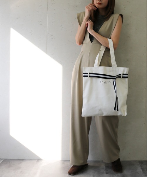 FEMIND TOKYO（フェマイントウキョウ）の「FEMIND TOKYO/フェマイントウキョウ　ベルト付2WAYトートバッグ（トートバッグ・レディース・アイボリー・FREE）」の22枚目の写真
