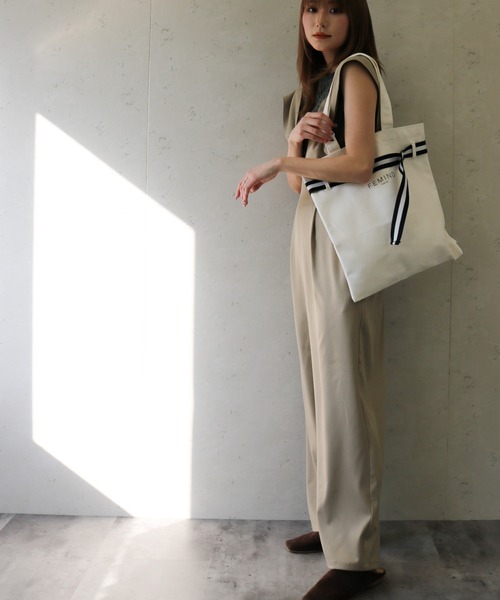FEMIND TOKYO（フェマイントウキョウ）の「FEMIND TOKYO/フェマイントウキョウ　ベルト付2WAYトートバッグ（トートバッグ・レディース・アイボリー・FREE）」の21枚目の写真