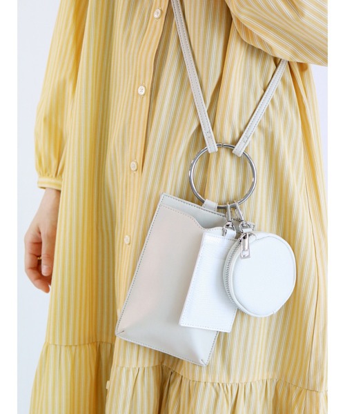 ehka sopo（エヘカソポ）の「マルチケースリングストラップ（その他小物・レディース・ブラック/ベージュ/オフホワイト・ﾌﾘ-）」の2枚目の写真