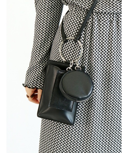 ehka sopo（エヘカソポ）の「マルチケースリングストラップ（その他小物・レディース・ブラック/ベージュ/オフホワイト・ﾌﾘ-）」の3枚目の写真