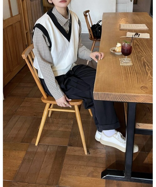 OWLLIDA apartment.（オルリダアパートメント）の「ハイゲージもっちりＶネックトリミングニットベスト（ベスト・レディース・ホワイト/ブラック・FREE）」の17枚目の写真