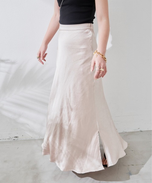 Aunt Marie's（アントマリーズ）の「サテンスリットロングスカート（スカート・レディース・ブラック/ライトグリーン/ナチュラル・FREE）」の7枚目の写真