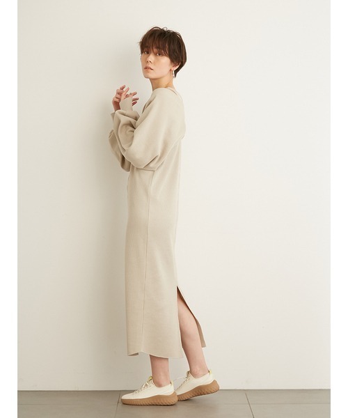 emmi(エミ)の「【emmi atelier】シャイニーワッフルワンピース(ワンピース・レディース・チャコールグレー/ライトベージュ・FREE)」の13枚目の写真