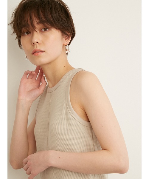 emmi(エミ)の「【emmi atelier】シャイニーワッフルワンピース(ワンピース・レディース・チャコールグレー/ライトベージュ・FREE)」の11枚目の写真
