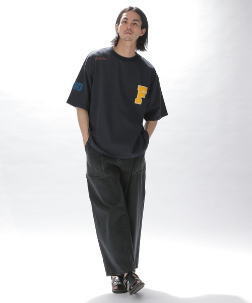 niko and...(ニコアンド)の「カレッジ刺繍ワッペンTシャツ(Tシャツ/カットソー・メンズ・ベージュ/ネイビー/オフホワイト/チャコール・MEDIUM/LARGE)」の5枚目の写真