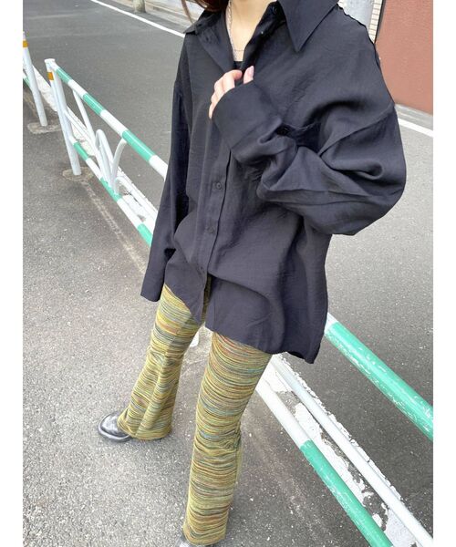 EMODA（エモダ）の「アウトラインルーズシャツ（シャツ/ブラウス・レディース・ブラック/グレー/ライム/アイボリー・FREE）」の17枚目の写真