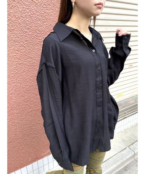 EMODA（エモダ）の「アウトラインルーズシャツ（シャツ/ブラウス・レディース・ブラック/グレー/ライム/アイボリー・FREE）」の20枚目の写真