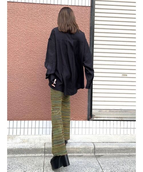 EMODA（エモダ）の「アウトラインルーズシャツ（シャツ/ブラウス・レディース・ブラック/グレー/ライム/アイボリー・FREE）」の22枚目の写真