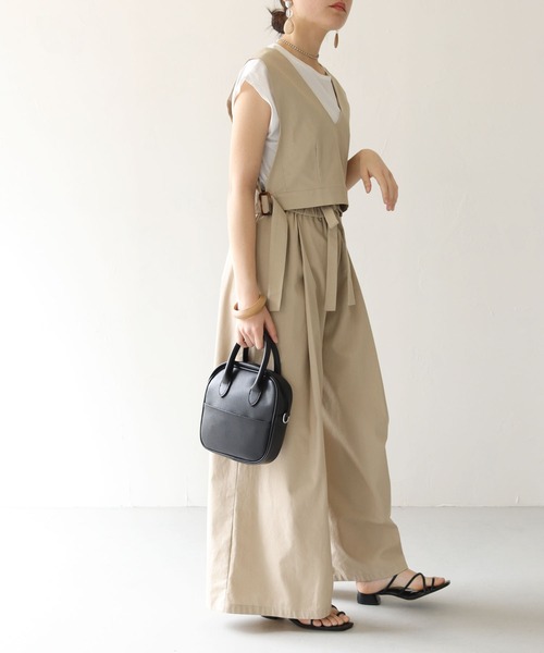 HER CLOSET（ハークローゼット）の「【shemoshelly】リネンサイドベルトスリットVネックベスト（ベスト・レディース・ベージュ/ブラック/ブルー・M）」の12枚目の写真