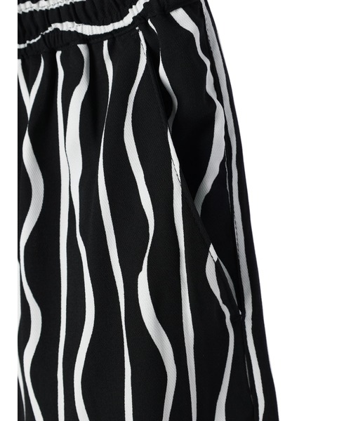 AMERICAN HOLIC(アメリカンホリック)の「ストライプ柄サテンパンツ(その他パンツ・レディース・ブラック・M/L)」の11枚目の写真