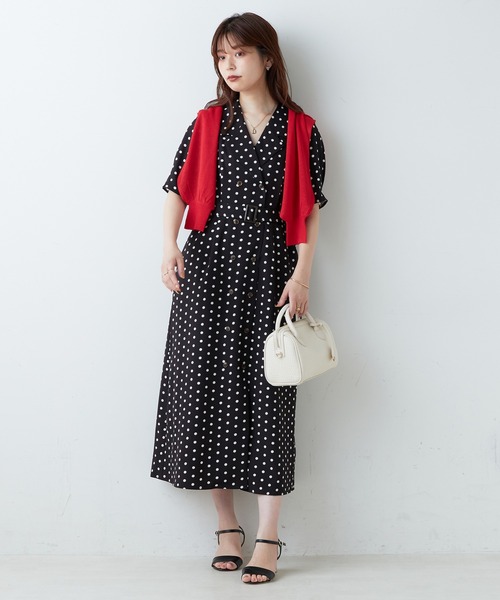 natural couture(ナチュラルクチュール)の「コーデに旬をプラス ドット釦シアーカーディガン(カーディガン/ボレロ・レディース・オフホワイト/ブラック/レッド/パープル/サックスブルー/ピンク/グリーン・FREE)」の22枚目の写真