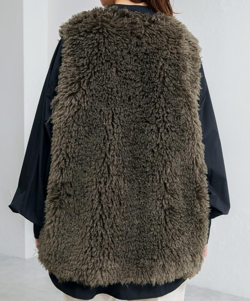 BONLECILL(ボンルシール)の「ミドル丈フェイクファーベスト(ベスト・レディース・ブラウン/アイボリー・FREE)」の16枚目の写真