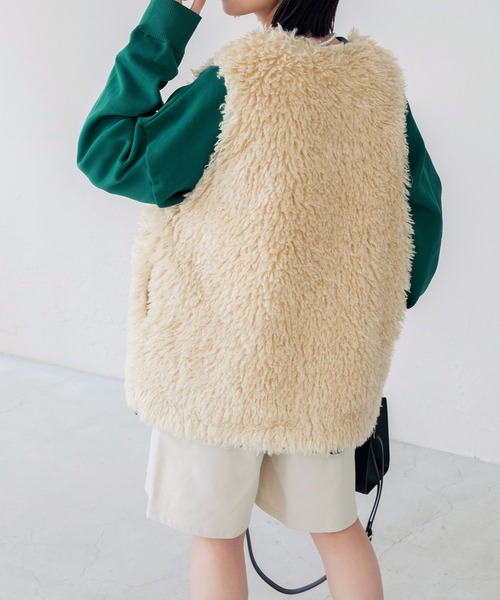 BONLECILL(ボンルシール)の「ミドル丈フェイクファーベスト(ベスト・レディース・ブラウン/アイボリー・FREE)」の5枚目の写真