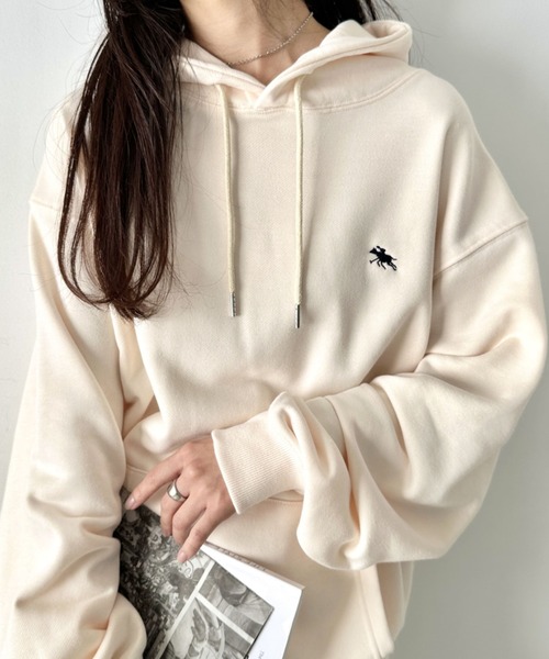 POLOCHAMPS(ポロチャンプス)の「POLOCHAMPS/ポロチャンプス 別注 ワンポイント刺繍 オーバーサイズスウェットパーカー フーディ(パーカー・レディース・ダークグリーン/グレー/ブラック/アイボリー/ベージュ/ネイビー・M/L)」の18枚目の写真