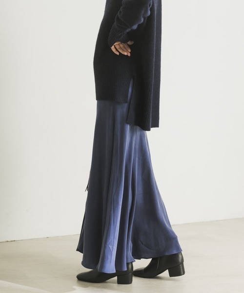 URBAN RESEARCH(アーバンリサーチ)の「キュプラフィブリルフレアスカート(スカート・レディース・チャコールグレー/カーキ/ブルー系その他・38/T38)」の8枚目の写真