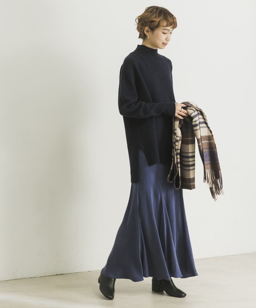 URBAN RESEARCH(アーバンリサーチ)の「キュプラフィブリルフレアスカート(スカート・レディース・チャコールグレー/カーキ/ブルー系その他・38/T38)」の10枚目の写真