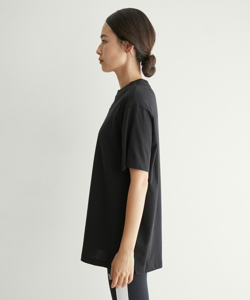 NIKE（ナイキ）の「【NIKE】ナイキ スポーツウェア エッセンシャル Tシャツ ウィメンズ（Tシャツ/カットソー・レディース・ブラック・S/M/L）」の7枚目の写真