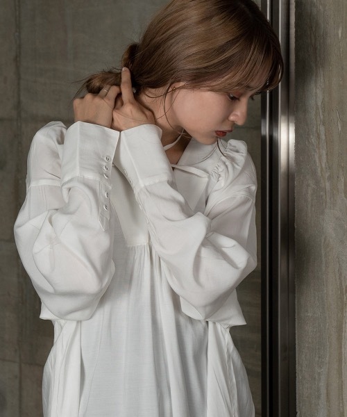 Amiur（エミレ）の「v cut gather shirt ops（ワンピース・レディース・アイボリー/ホワイト/ブラック・FREE）」の21枚目の写真