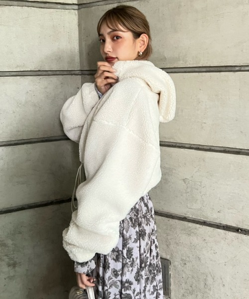 rienda（リエンダ）の「クロップドドロストボアパーカー（パーカー