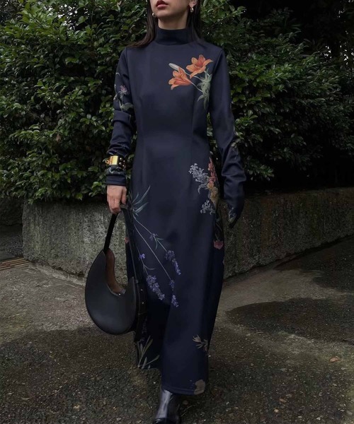 Ameri（アメリ）の「UND ANNABELLE LONG DRESS（ワンピース・レディース・ネイビー/ボルドー・MEDIUM/SMALL）」の3枚目の写真