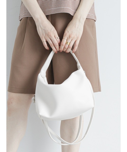 ehka sopo(エヘカソポ)の「ワンハンドルショルダーバッグ(ショルダーバッグ・レディース・ブラック/オフホワイト/グリーン・フリ-)」の1枚目の写真