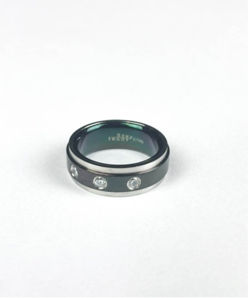 ARCHIVER(アーカイバ)の「【W】【it】【サージカルステンレス316L】金属アレルギー対応7mm バイカラージルコニアリング(リング・メンズ・シルバー×ブラック・7号/9号/11号/13号/15号/19号/22号)」の4枚目の写真