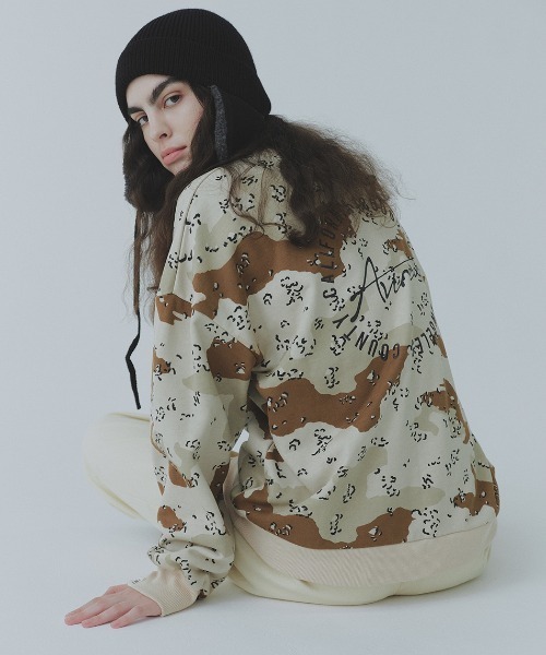 AVIREX（アヴィレックス）の「AVIREX GRAPHIC CREW SWEAT/ アヴィレックスグラフィッククルースウェット（スウェット・レディース・その他5/カーキ系2/チャコール/ピンク・F）」の3枚目の写真